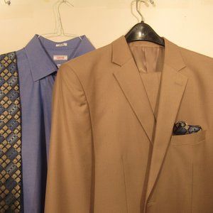 Mens Suit (Never Worn)